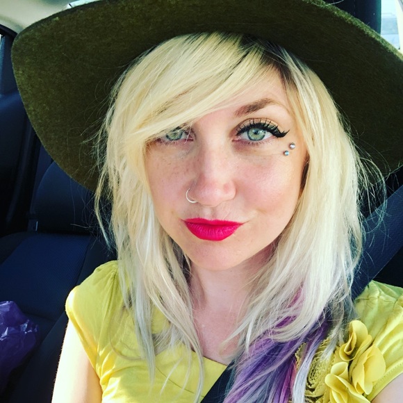 Meet your Posher, Lydia - Picture 8 of 9